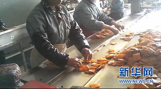 “史上最牛零食”辣條調(diào)查:生產(chǎn)環(huán)境極臟