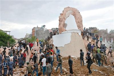 尼泊爾地震西藏多座寺廟古跡受損 國道山體滑坡