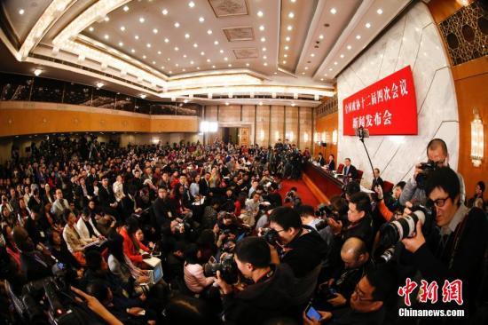 全國(guó)政協(xié)十二屆四次會(huì)議今天開幕 兩會(huì)正式啟帷
