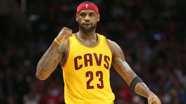 詹皇三年1億美元續(xù)約騎士 新季成NBA第一高薪