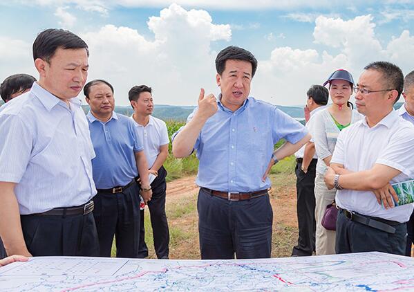 武宏文深入沁河沿線調研