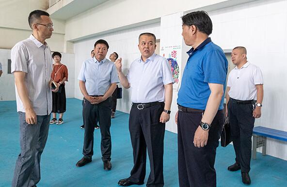 劉鋒深入市體育局進(jìn)行調(diào)研